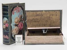 Шкатулка в виде книги с мини-сейфом Очарование роз Remeco Collection