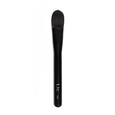 Кисть Lic Makeup Artist Brush S01 для жидких текстур 1 шт