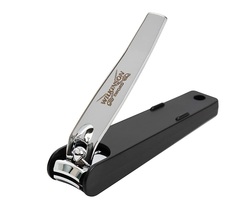 Кусачки для ногтей c с контейнером, хром Wilkinson Sword Manicure CHROME 6,8 см