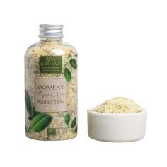 Расслабляющая соль для ванны Moment of your perfection, с лепестками душицы, 370 г Beauty Fox