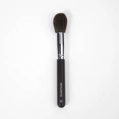 Круглая кисть для пудры Revolution BH Cosmetics Rounded Powder Brush