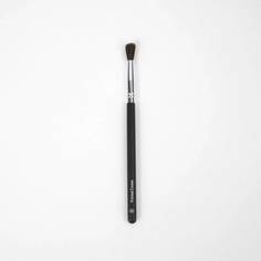 Кисть Revolution BH Cosmetics заостренная для складок Pointed Crease Brush