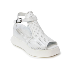 Босоножки женские Airbox 133444 белые 38 RU