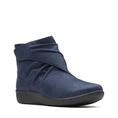 Ботинки женские Clarks Sillian Tana 26137568 синие 37.5 EU