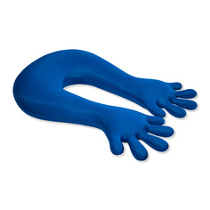 Дорожная подушка Штучки, к которым тянутся ручки Мужское плечо, синий