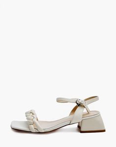 Босоножки женские Mascotte 100-310111 белые 38 RU