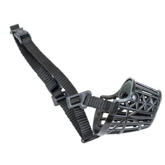 Намордник пластиковый №1 PetTails, обхват морды 14см, длина корзины 3,5см (шпиц)