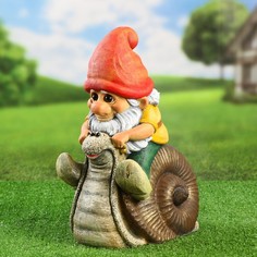 Садовая фигура "Гном Ули на улитке" 18х29х36см Хорошие сувениры