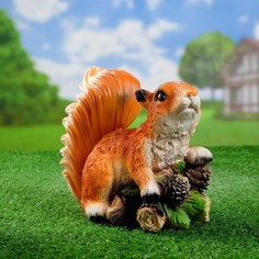 Садовая фигура Белка на ветке с шишками 14х24х21см Хорошие сувениры