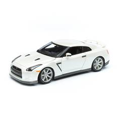 Bburago Машинка металлическая Nissan GT-R, 1:18, белый 18-12079