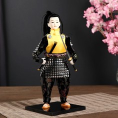 Кукла коллекционная Китайский гвардеец в серебристых доспехах с мечом 31х12,5х12,5 см No Brand