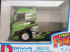 Машина Volvo FH16G Bburago 143 - Haulers Custom Cabs - 18-32200 зеленый