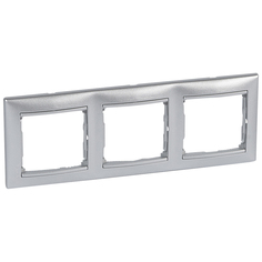 Legrand Рамка Legrand Valena Classic 3 поста. Алюминий