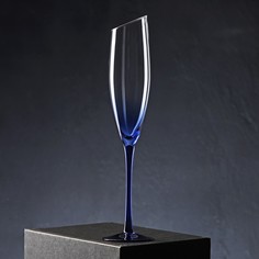 Бокал для шампанского Magistro «Иллюзия», 160 мл, 5,5?27,5 см, на синей ножке