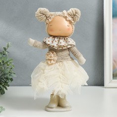 Кукла интерьерная "Малышка в бежевом наряде, юбка из сетки" 33х15х18,5 см Bazar