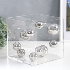 Сувенир акрил, металл Куб с серебристыми шарами 18х18х18 см No Brand