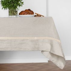 Скатерть столовая BELLEHOME Laces Natural 157х157 см лён