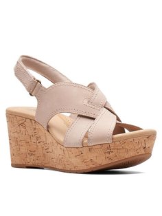 Босоножки женские Clarks Rose Erin 26171308 бежевые 39.5 EU