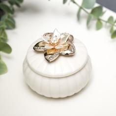 Сувенир керамика Лилия на белом 5х7х7 см No Brand