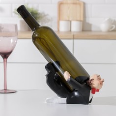 Подставка под бутылку полистоун, "Забавный официант", 18х14х12 см No Brand