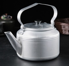 Чайник травленный 1,7 л No Brand