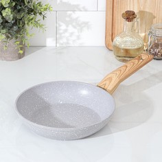 Сковорода кованая Magistro Natural, d=20 см, ручка soft-touch, индукция, антипригарное пок No Brand