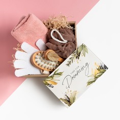 Подарочный набор "Dreaming" полотенце 30х60 см и банные акс. No Brand