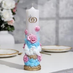 Свеча-цилиндр фигурная свадебная Голуби в розах, разноцветная, 26,5х8 см, домашний очаг No Brand