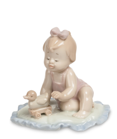 JP-15/18 Фигурка Девочка Pavone
