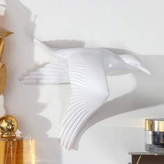 Сувенир полистоун настенный декор "Чайка, крылья вниз" белый 17,5х20 см No Brand