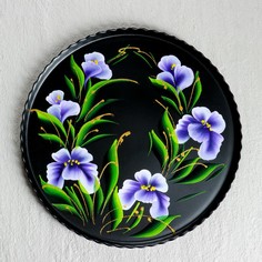 Поднос "Ирис на чёрном" художественная роспись 28 см No Brand