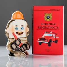 Штоф фарфоровый Пожарный, 0.4 л, в упаковке книге No Brand