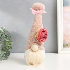 Кукла интерьерная Гном в колпаке с пионом розовый 10,5х10,5х30 см No Brand