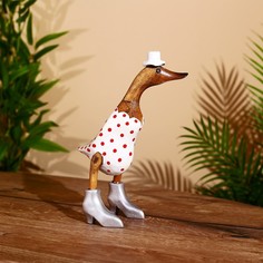 Сувенир Утка в летнем наряде дерево 27 см No Brand