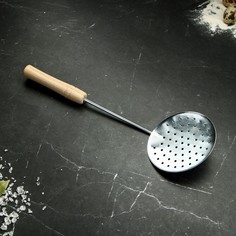 Ложка-шумовка с деревянной ручкой "Пельменная", 30,5 см No Brand