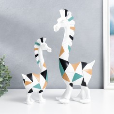 Сувенир полистоун 3D "Белые кони. Цветная геометрия" набор 2 шт 29х6х14 41,5х9х19 см No Brand