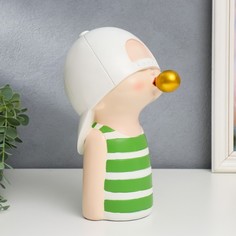 Сувенир полистоун "Малыш в белой бейсболке, с золотым пузырём" зелёная полоска 26х15х18 см No Brand