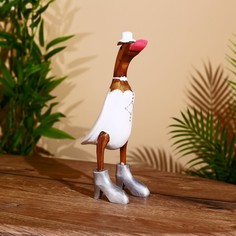 Сувенир Утка в свадебном наряде дерево 27 см No Brand