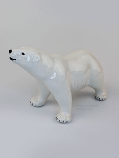 Фигурка Астраханский фарфор Сциталис Белый медведь стоящий Высота 9 см.