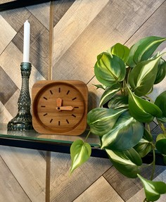 Настольные интерьерные деревянные часы Quadrat Time PlatoS