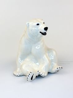 Статуэтка Сциталис СА-042 Белый медведь, сидящий, 11 см.