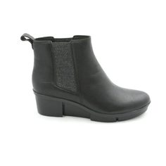 Ботинки женские Clarks 26127428 черные 38.5 EU