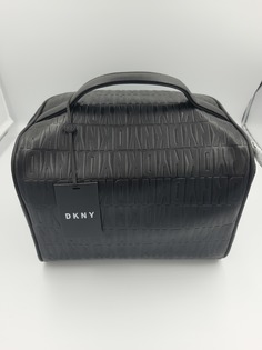 Комплект (бьюти-кейс+косметичка) женский DKNY R123RV836 черный