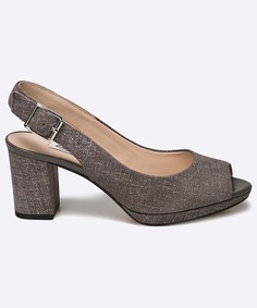 Босоножки женские Clarks 26123550 серые 35.5 EU