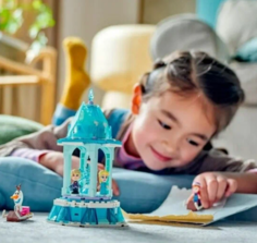Конструктор Lego Disney Princess Волшебная карусель Анны и Эльзы 43218, 175 дет.