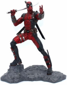 Фигурка Дэдпул с катаной Deadpool, на подставке, 26 см. Star Friend