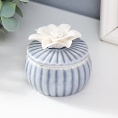 Шкатулка керамика "Белый цветок" голубая 7х7х6 см No Brand