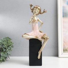 Сувенир полистоун "Девочка на кубе, с косичками" бело-золотой 15х10х37 см No Brand