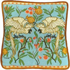 Подушка "Cockatoo And Pomegranate Tapestry" #TAC19 Bothy Threads Набор для вышивания 36 x 36 см Гобелен