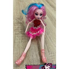Кукла подвижная Монстр Гёрл Хайт 25 см Нет бренда